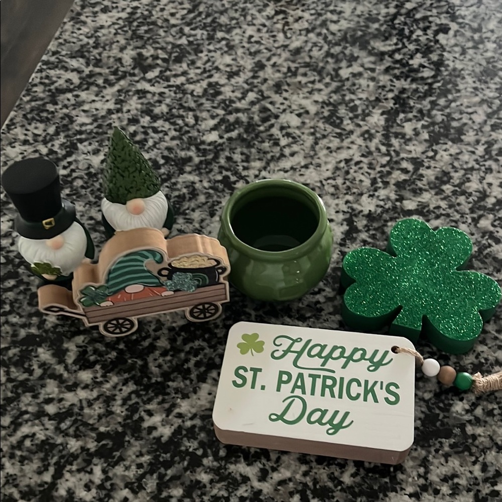 St. Patrick's Day Decor Set